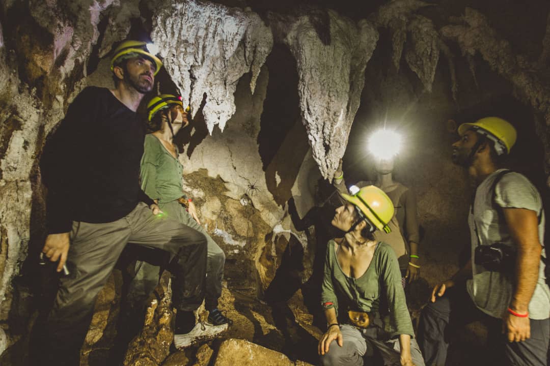 Inside Pungiton Cave, Sapulot